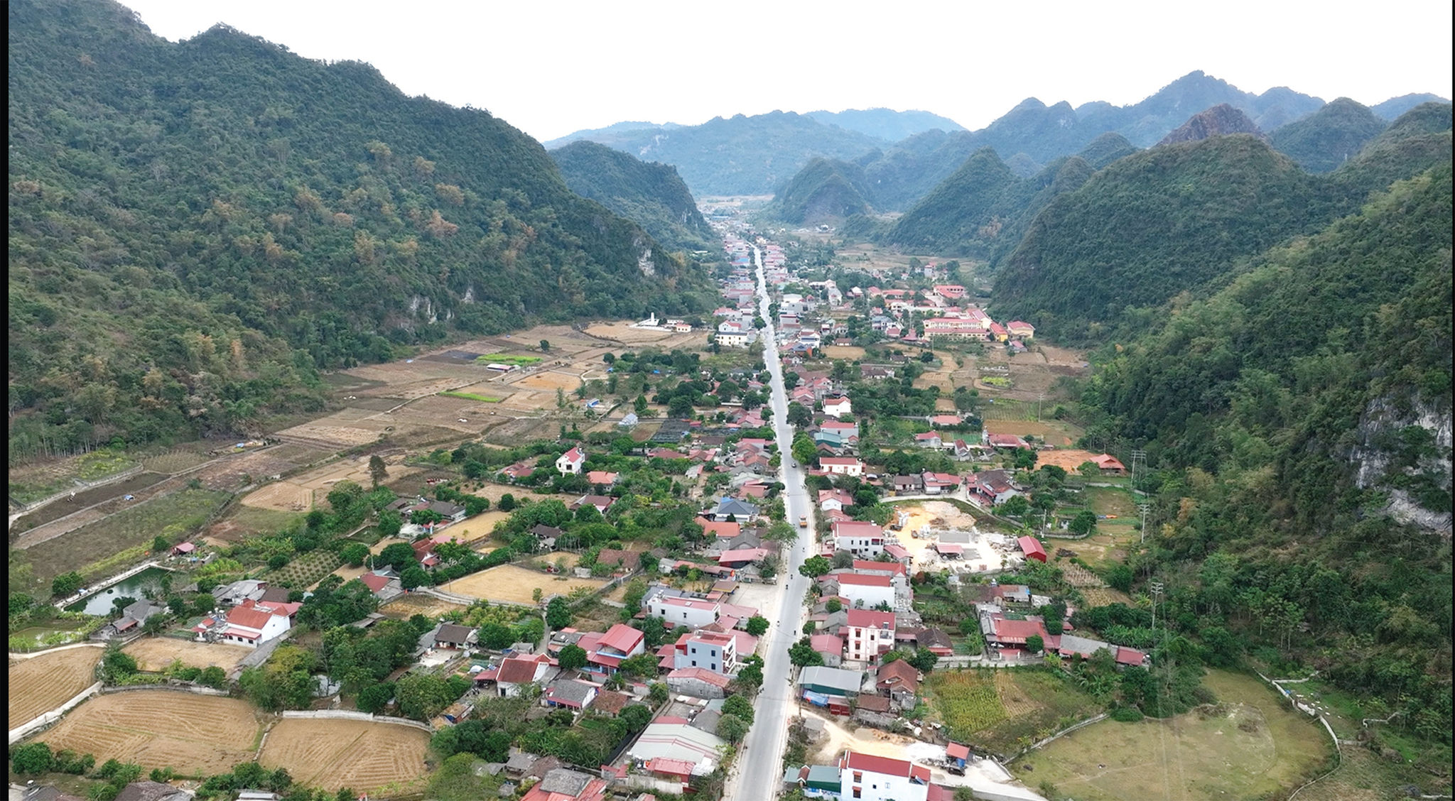 Con đường, sinh kế, mái nhà mới... ở vùng khó: Những chuyển động từ vốn Chương trình MTQG 