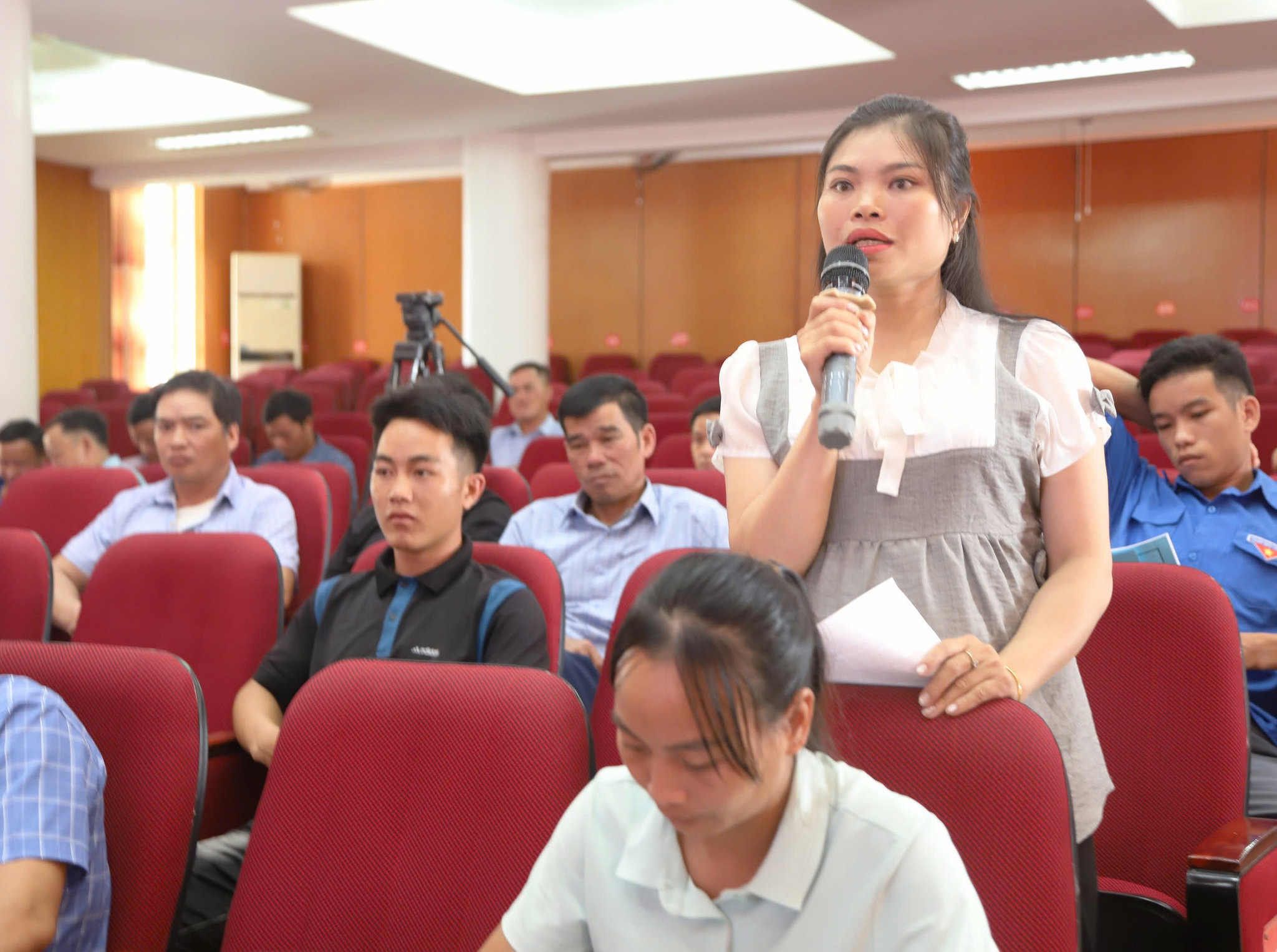 đại biểu hỏi 3