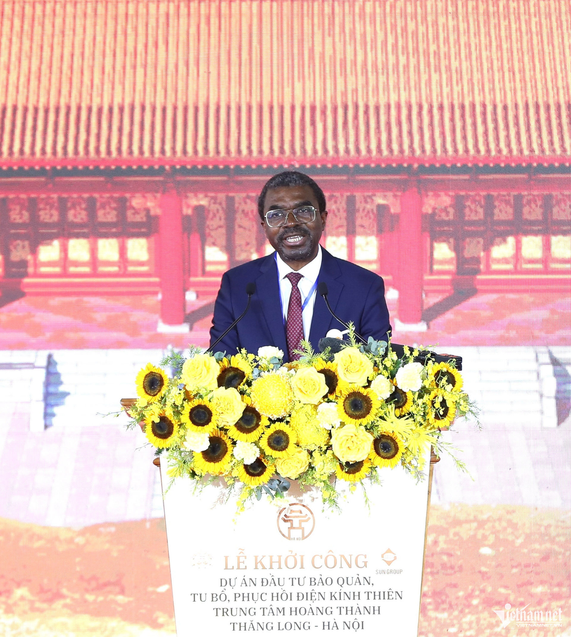 W-tu bo dien Kinh Thien 13.jpg