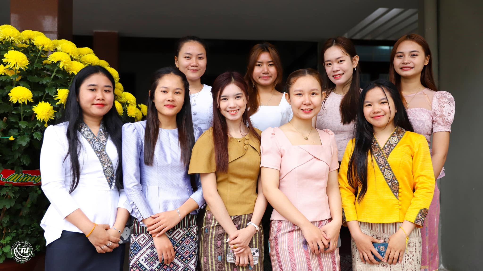 Học sinh Lào