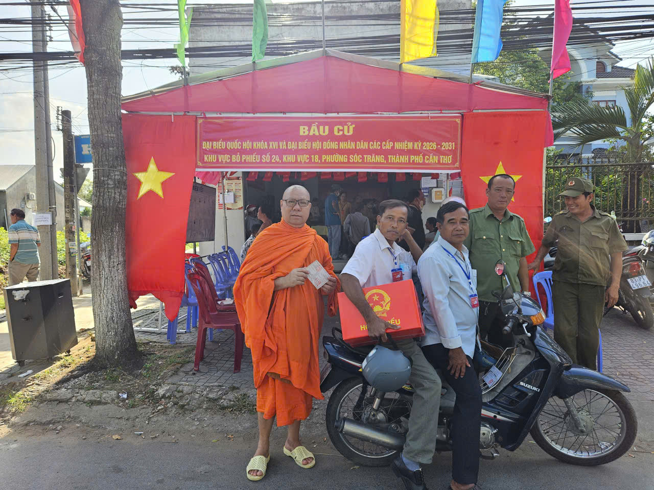 Thượng toạ tham gia vận động đồng bào Khmer thực hiện quyền bầu cử