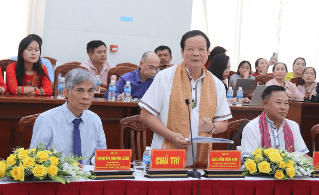 Làm gì để gốm Chăm sớm ra khỏi tình trạng “bảo vệ khẩn cấp”? 