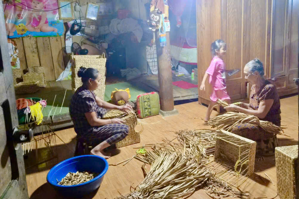 Cán bộ xã đưa “sinh kế 0 đồng” về bản, hơn 200 người dân có việc làm 