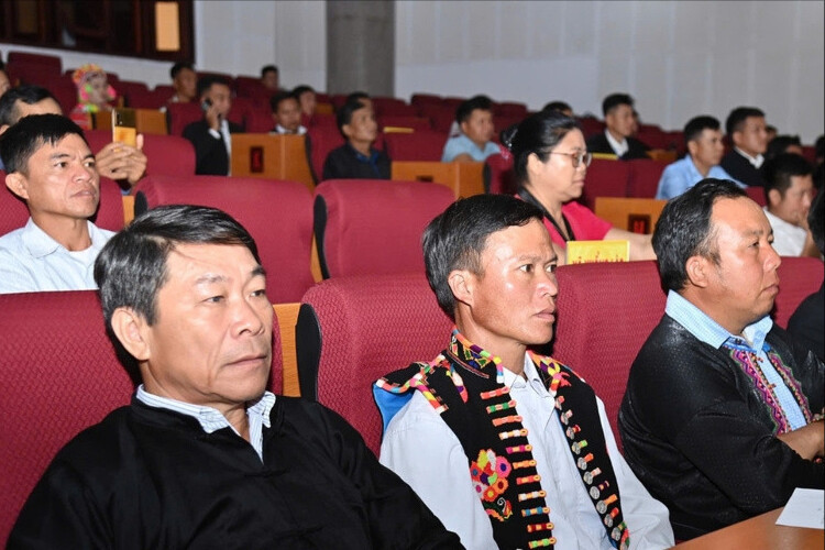 Người có uy tín ở Dào San: Vận động bỏ hủ tục, giúp dân thoát nghèo 