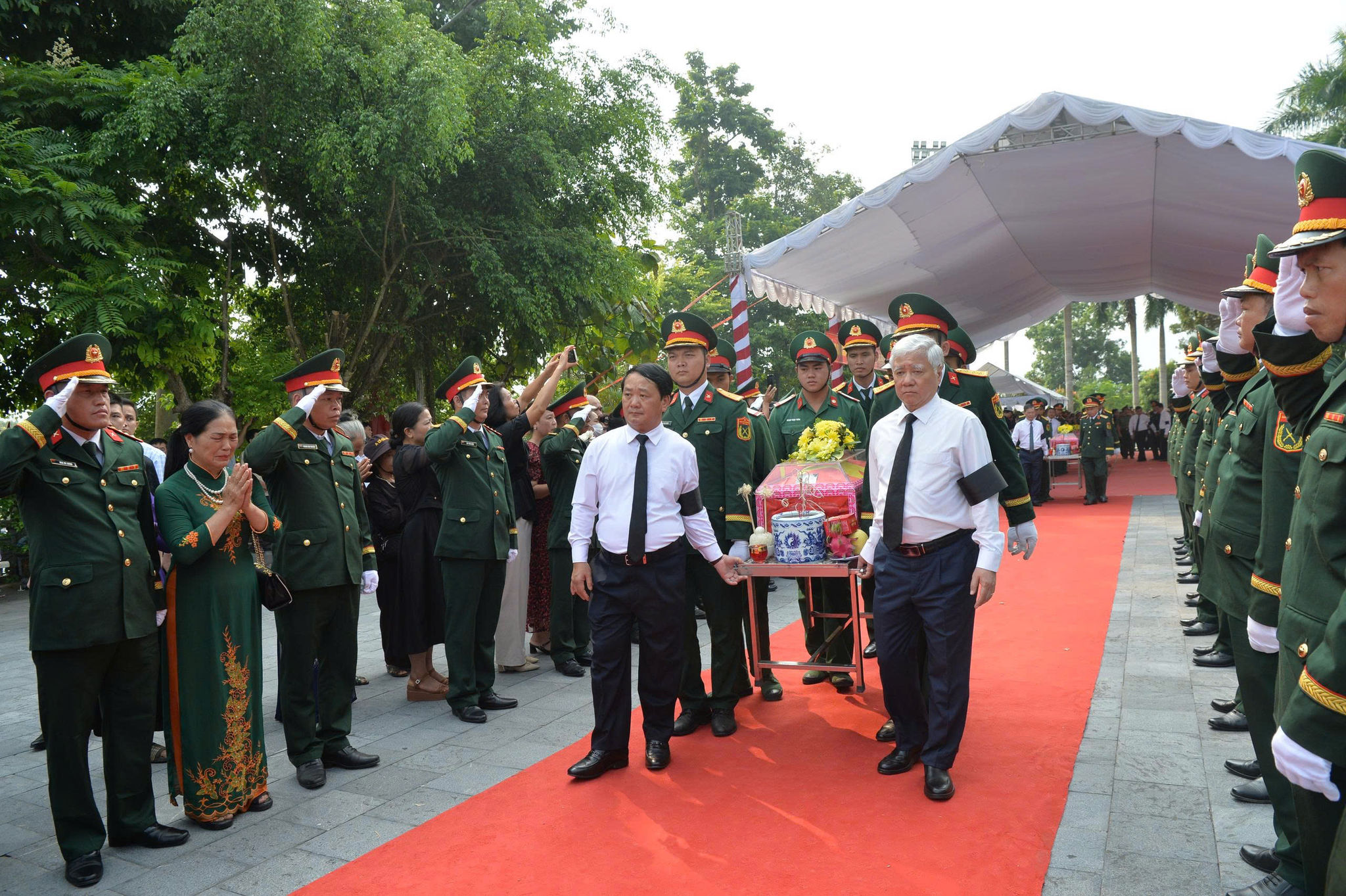 Trang trọng lễ truy điệu, an táng 93 hài cốt liệt sĩ tại Nghĩa trang Liệt sĩ Quốc gia Vị Xuyên 