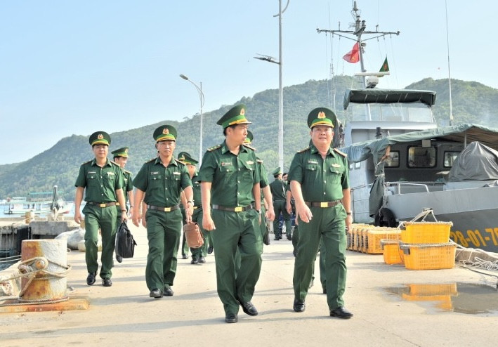 Đại tá Phạm Văn Thắng, Chỉ huy trưởng Ban Chỉ huy BĐBP tỉnh An Giang, đã đóng góp ý kiến dự thảo Bộ luật Hình sự (sửa đổi), nhằm đáp ứng yêu cầu đấu tranh phòng, chống tội phạm trong tình hình mới. Ảnh: Tiến Vinh