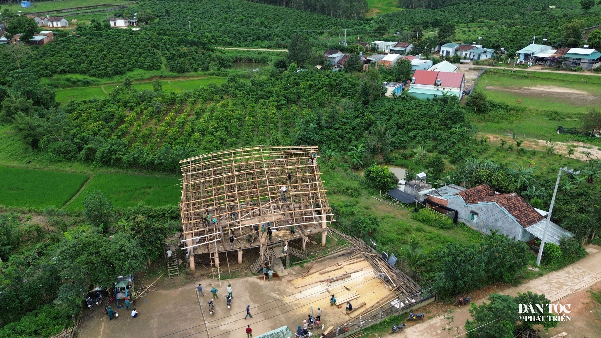sửa nhà rông