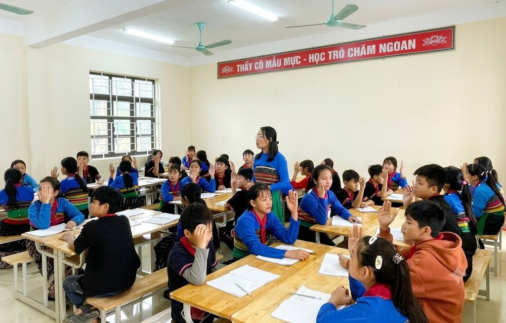 Học sinh Trường Phổ thông nội trú Tiểu học và THCS Tam Lư được giáo dục ý thức chăm sóc, bảo vệ sức khỏe thông qua các tiết học.