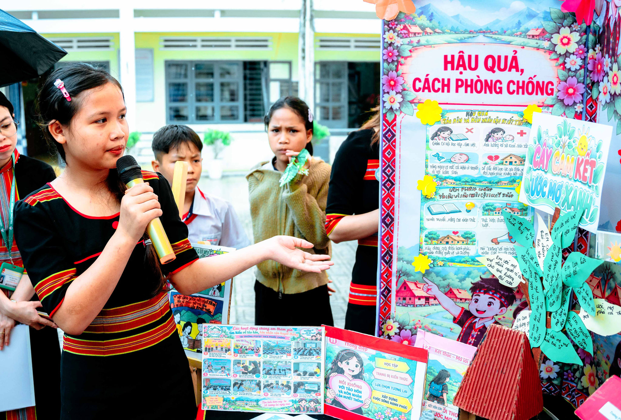 Học sinh Gié Triêng thi “rung chuông vàng” về phòng chống tảo hôn 