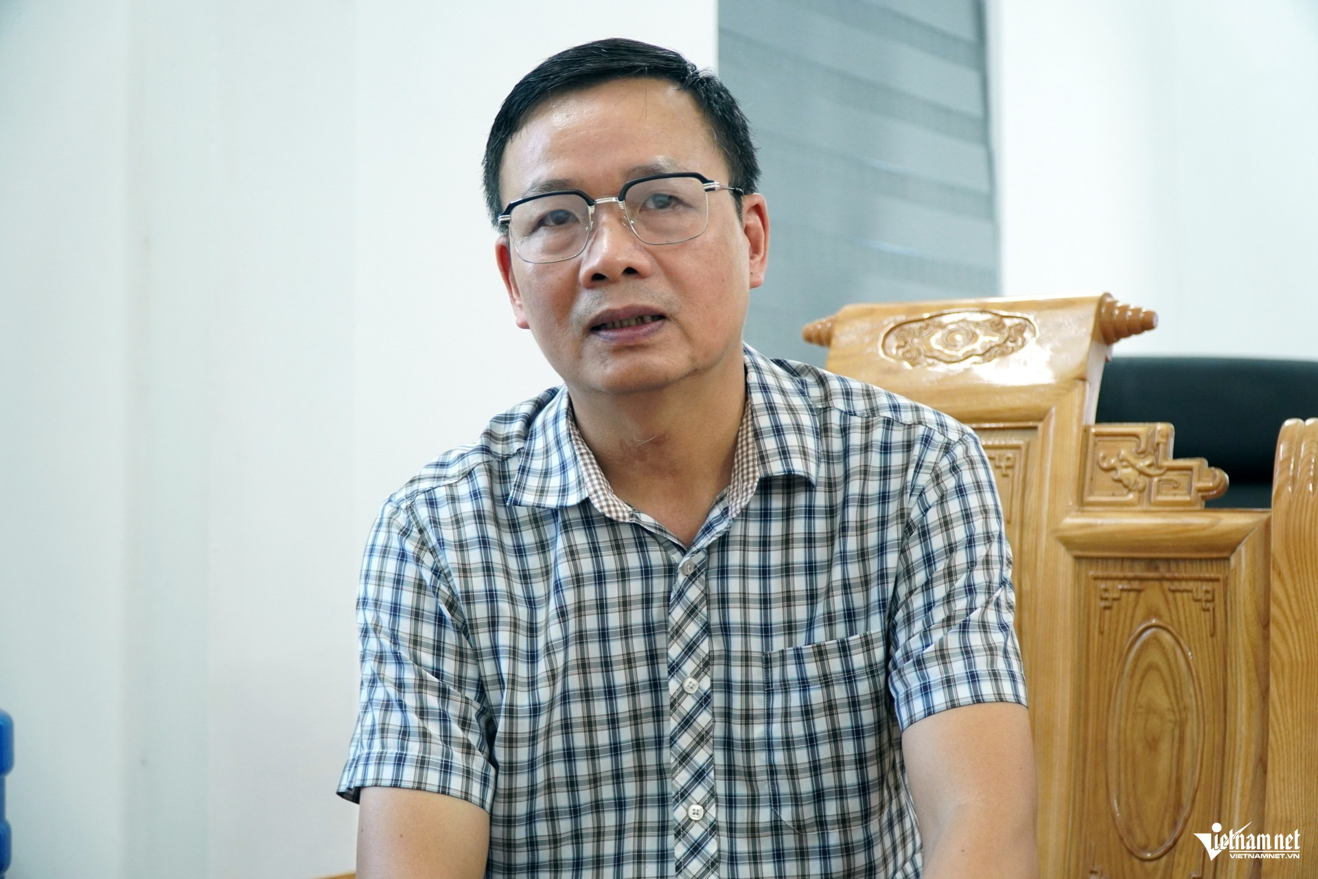 W-a5Bác sĩ vùng biên học tiếng Lào.JPG.jpg