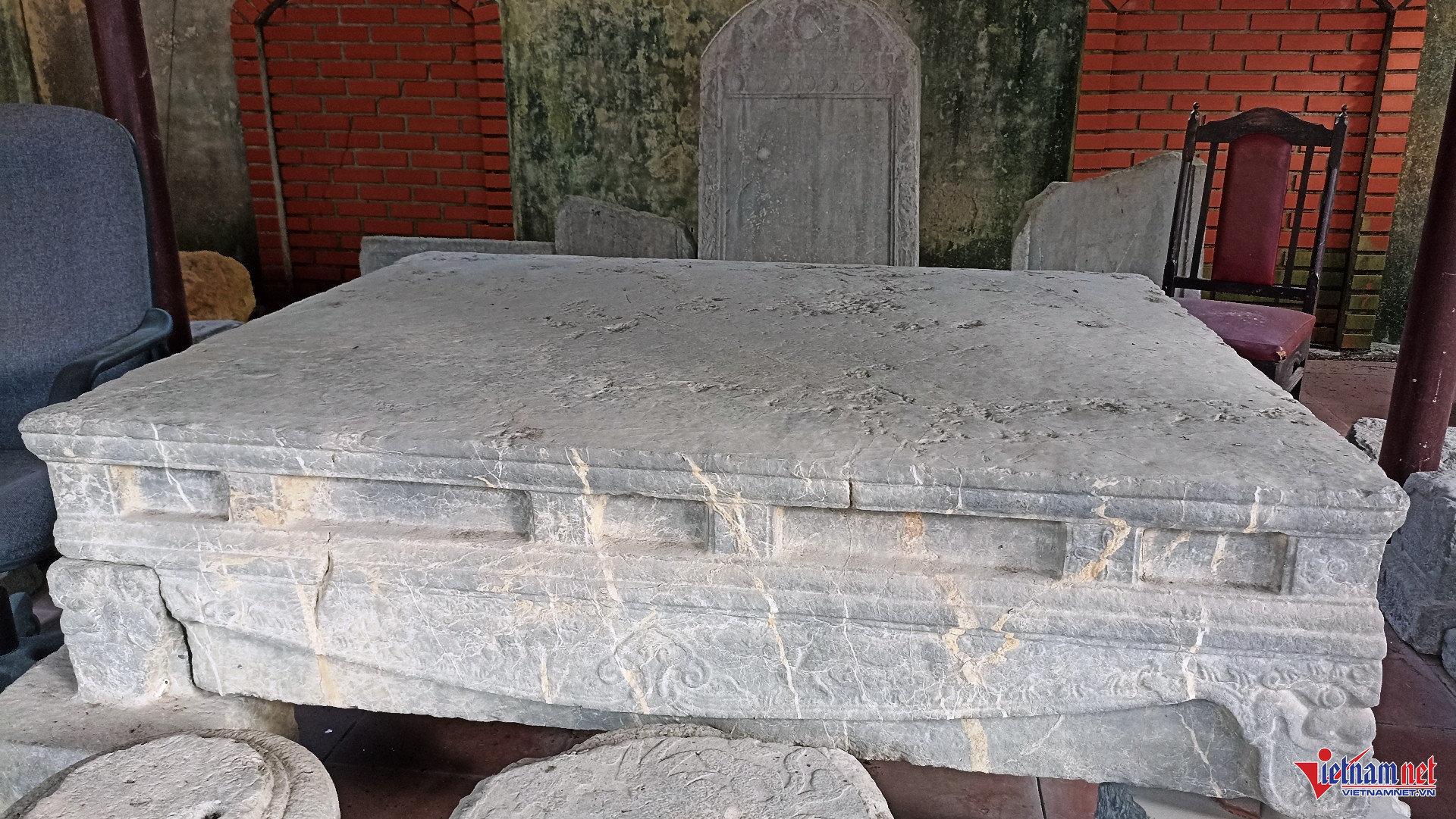 W-Sập đá 3.jpg