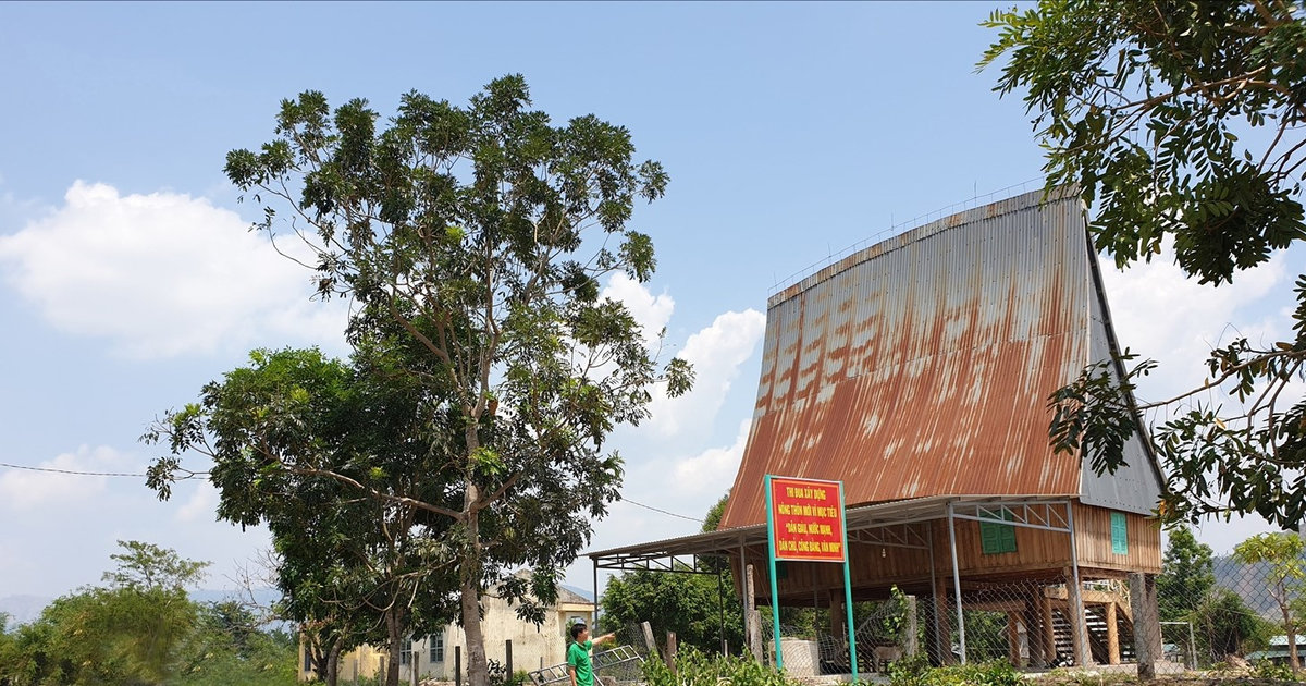 Chuyện ghi ở Mô Rai