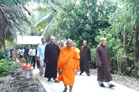 Hội Đoàn kết sư sãi yêu nước - Nơi gửi gắm niềm tin của đồng bào, phật tử: Những Người có uy tín khoác áo cà sa (Bài 2)
