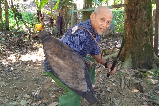 Khiên trong đời sống đồng bào Ca Dong