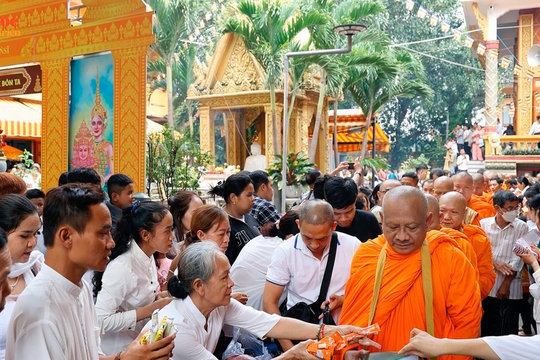 Lễ Sen Dolta của đồng bào Khmer