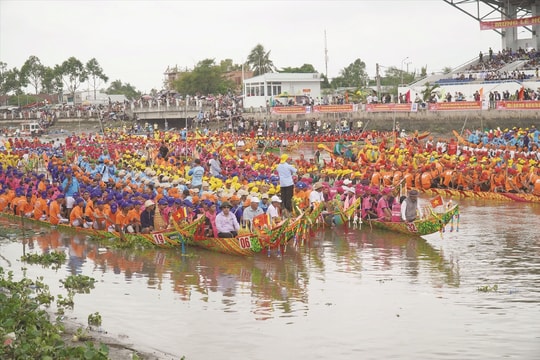 Ghe ngo trong đời sống  của đồng bào Khmer