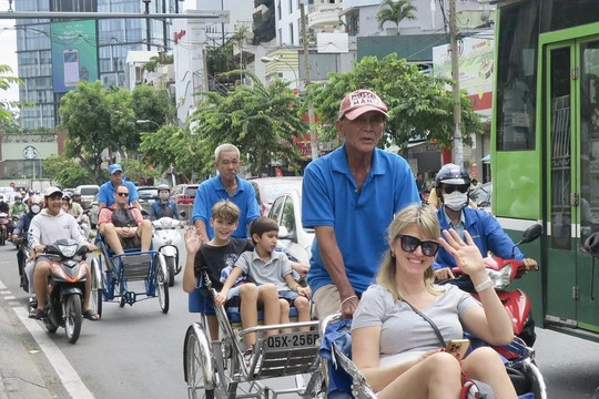Trên 14 triệu lượt khách quốc tế đến Việt Nam trong 10 tháng đầu năm 2024