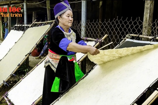 Bí quyết làm giấy của người Mông ở Nghệ An