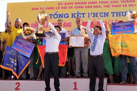 Bế mạc Lễ hội và trao thưởng Giải đua ghe Ngo Sóc Trăng năm 2024