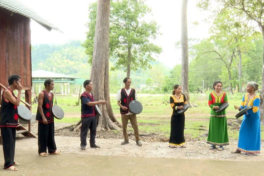 Ninh Thuận: Tháo gỡ khó khăn trong giáo dục dân tộc nhìn từ điều tra thực trạng kinh tế - xã hội các DTTS