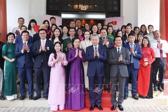 Tổng Bí thư Tô Lâm và Phu nhân thăm Đại sứ quán, gặp gỡ cộng đồng người Việt Nam tại Malaysia