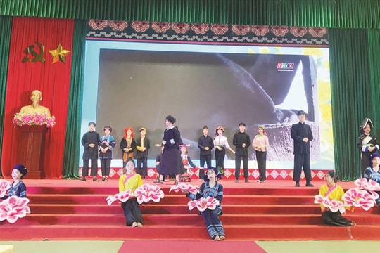 Gìn giữ tinh hoa thổ cẩm  ở miền sương mây