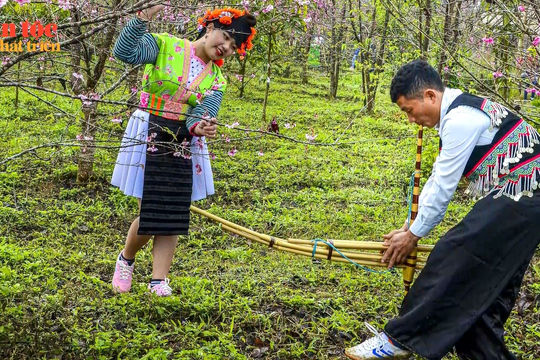 Giữ tiếng khèn ngày Xuân