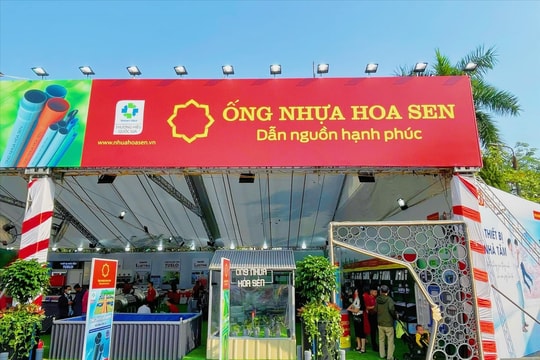 Cùng Ống nhựa Hoa Sen trao gửi yêu thương tới các em nhỏ có hoàn cảnh khó khăn