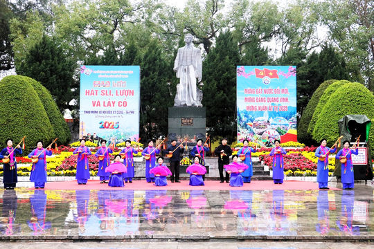 Giao lưu hát Sli, lượn và lảy cỏ dân tộc Nùng, Tày Lạng Sơn