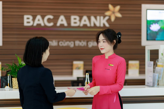 Khách hàng cá nhân hưởng lãi vay ưu đãi từ BAC A BANK dịp đầu năm 2025