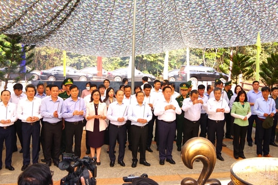 Trưởng Ban Tuyên giáo và Dân vận Trung ương Nguyễn Trọng Nghĩa thăm Khu di tích Ban Tuyên huấn Trung ương Cục miền Nam tại tỉnh Tây Ninh