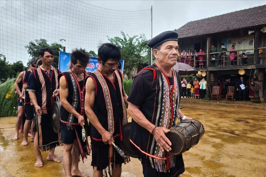 Già làng giữ tinh hoa văn hóa nơi thung lũng phù sa
