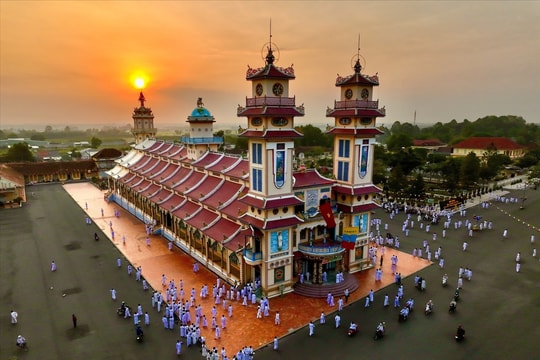 Kiến trúc độc đáo của Tòa thánh Tây Ninh