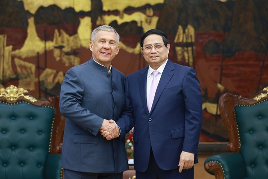 Thủ tướng Phạm Minh Chính tiếp Người đứng đầu Cộng hòa Tatarstan, Liên bang Nga