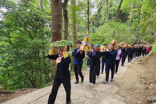 Khâu Vai ngày trở lại