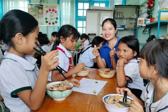 Dự án 7 Chương trình MTQG 1719 góp phần cải thiện dinh dưỡng cho trẻ em miền núi Quảng Nam
