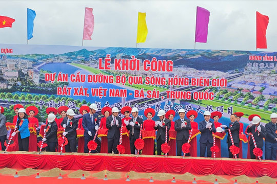 Khởi công cầu đường bộ Bát Xát - Bá Sái qua sông Hồng
