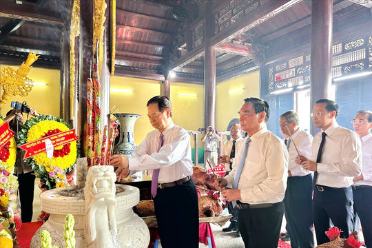 Lãnh đạo và Nhân dân các tỉnh, thành phố khu vực Tây Nam Bộ tổ chức dâng hương Giỗ tổ Hùng Vương