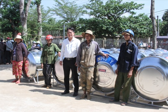 Huyện Krông Ana (Đắk Lắk): Hàng trăm hộ đồng bào DTTS nghèo được cấp bồn chứa nước sinh hoạt phân tán