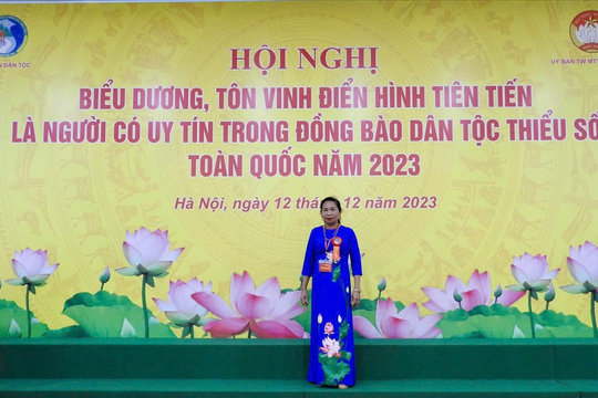 Người có uy tín Nguyễn Thị Thu: “Nói phải thì củ cải cũng nghe”