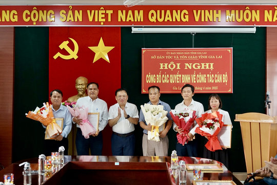 Sở Dân tộc và Tôn giáo tỉnh Gia Lai công bố các Quyết định về công tác cán bộ