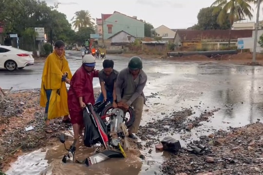 Kon Tum: Nhiều công trình thi công thiếu các biện pháp cảnh báo an toàn, tiềm ẩn rủi ro cho người dân