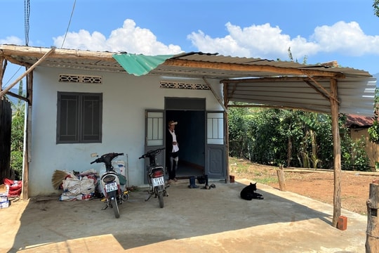 Góc khuất từ những căn “nhà tình thương” ở ĐăkTô: Hỗ trợ đồng bào DTTS tiền xây nhà, đồng bào DTTS phải bán đất, vay tiền đóng tiền đối ứng (Bài 1)