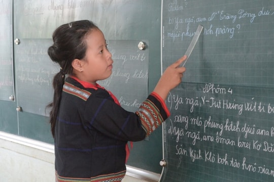 Cú hích chiến lược làm thay đổi diện mạo vùng đồng bào dân tộc thiểu số: Hồi sinh tiếng mẹ đẻ - Bài 5