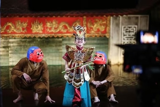 Ấn tượng sản phẩm âm nhạc kết hợp rap và múa rối nước của nghệ sĩ nhí Xệ Xệ