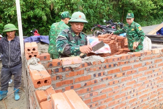 Bộ đội Biên phòng tỉnh Lai Châu chung tay xóa nhà tạm, nhà dột nát vùng biên giới