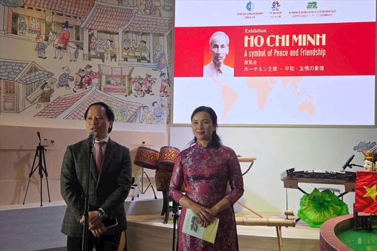 Giới thiệu nhiều tư liệu, hình ảnh quý về Chủ tịch Hồ Chí Minh tại Triển lãm thế giới