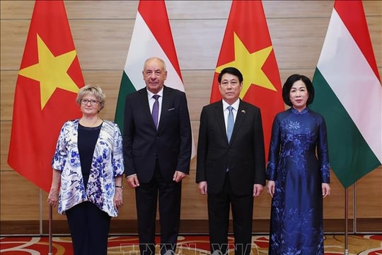 Chủ tịch nước Lương Cường chủ trì chiêu đãi chính thức Tổng thống Hungary
