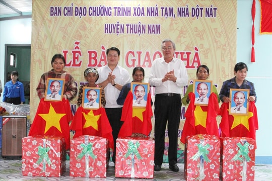 Ninh Thuận: Bàn giao nhà ở cho đồng bào Raglay xã Phước Hà