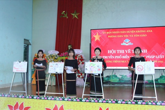 Học sinh DTTS thi vẽ tranh tuyên truyền phòng chống tảo hôn và hôn nhân cận huyết thống